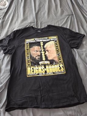 Roman Reigns Vs Cody Rhodes T-Shirt - XL WWE Wrestlemania 39 Hollywood Ca RARE